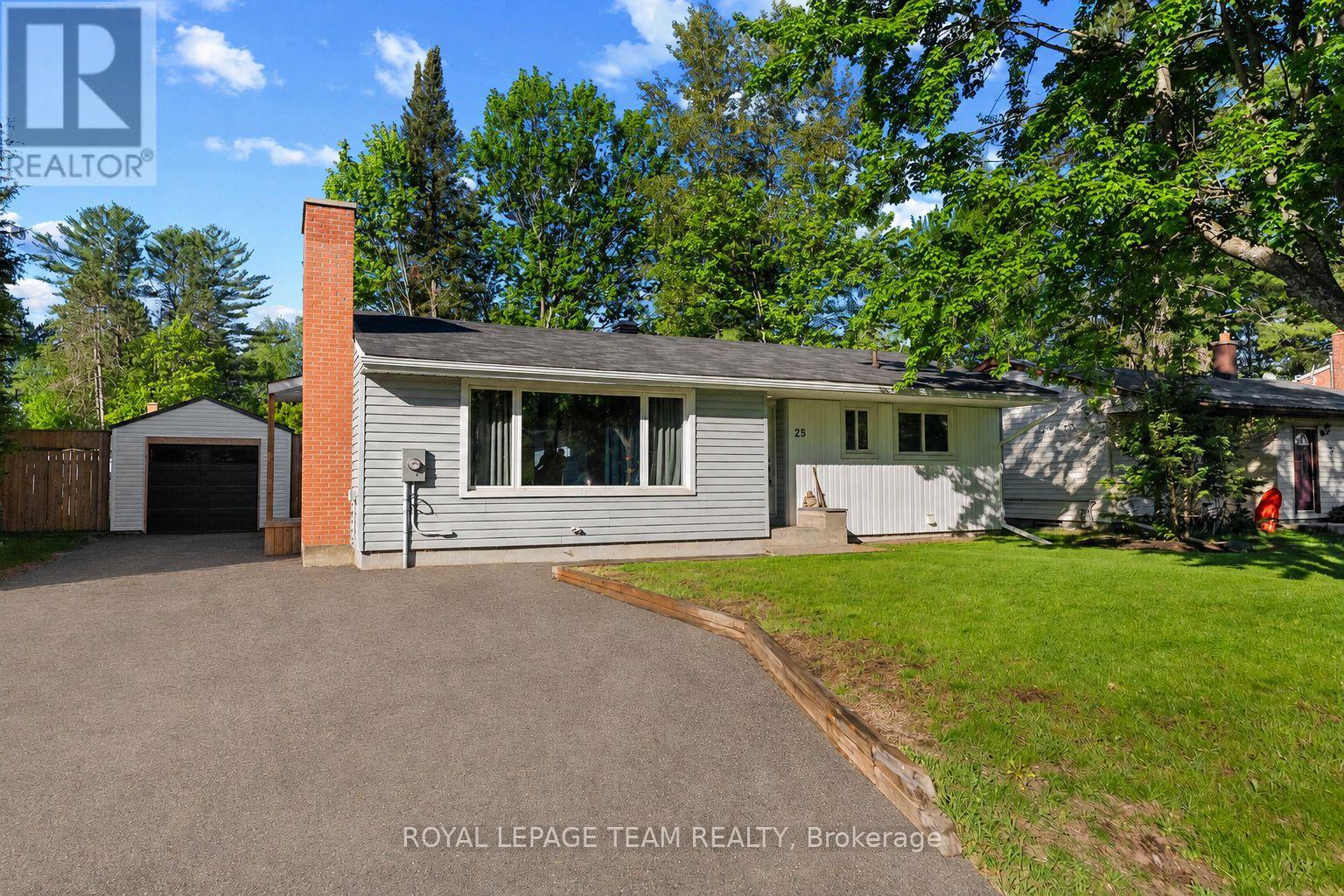 25 Frontenac Crescent, Deep River, Ontario  K0J 1P0 - Photo 2 - X12998834