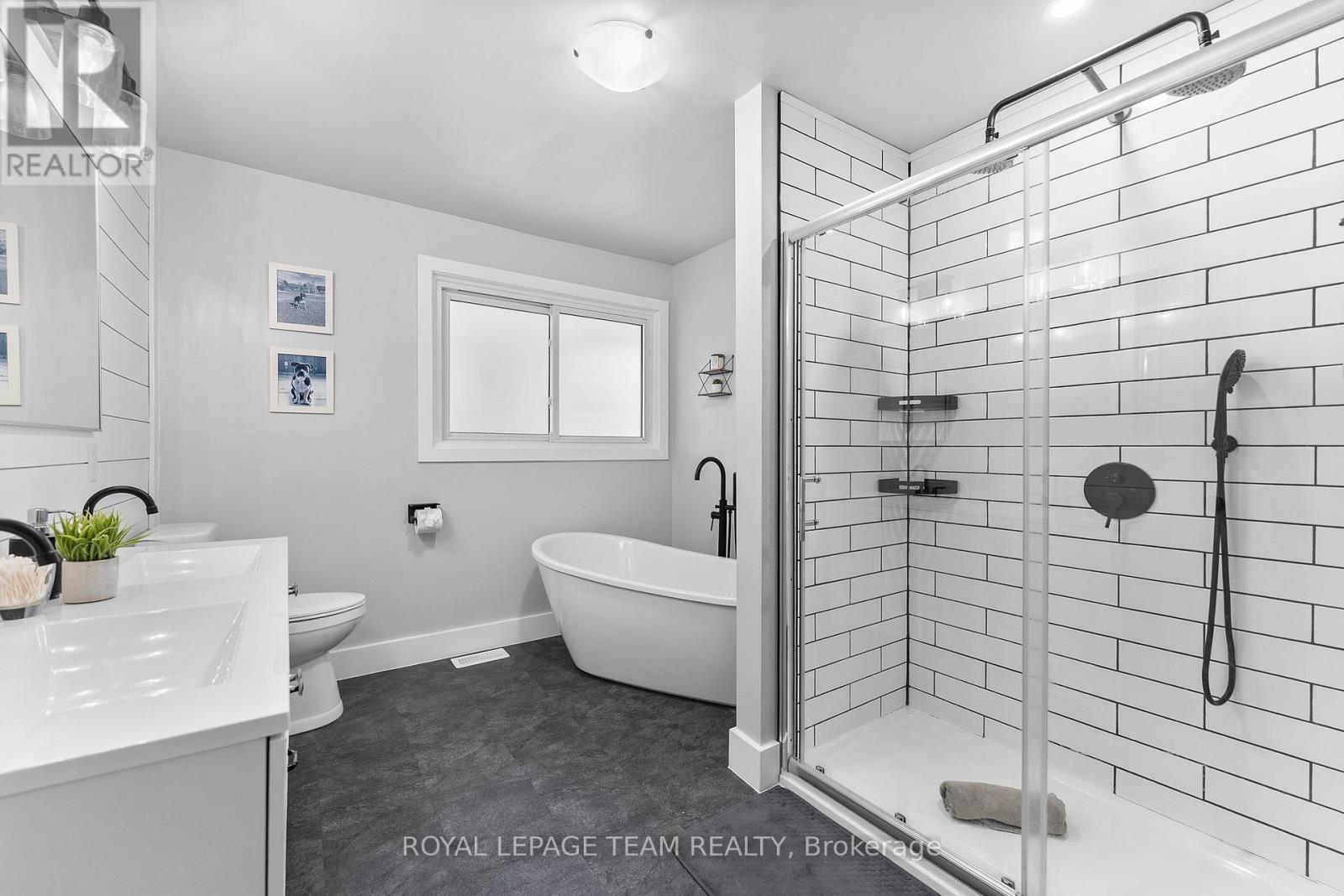 25 Frontenac Crescent, Deep River, Ontario  K0J 1P0 - Photo 23 - X12998834