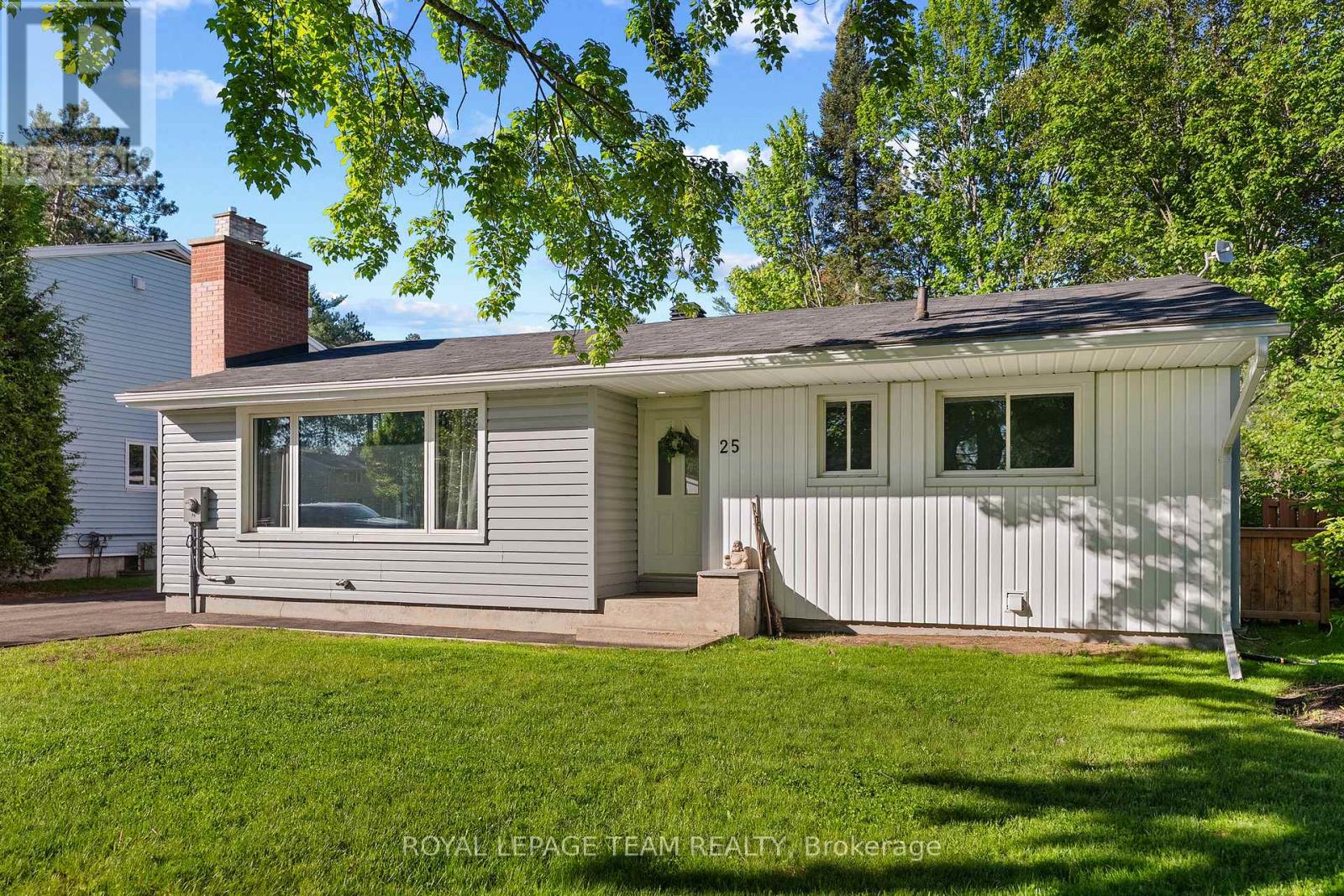25 Frontenac Crescent, Deep River, Ontario  K0J 1P0 - Photo 3 - X12998834