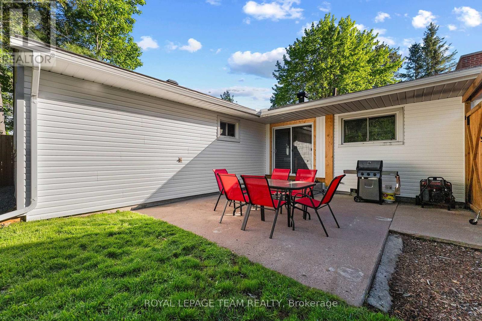 25 Frontenac Crescent, Deep River, Ontario  K0J 1P0 - Photo 34 - X12998834