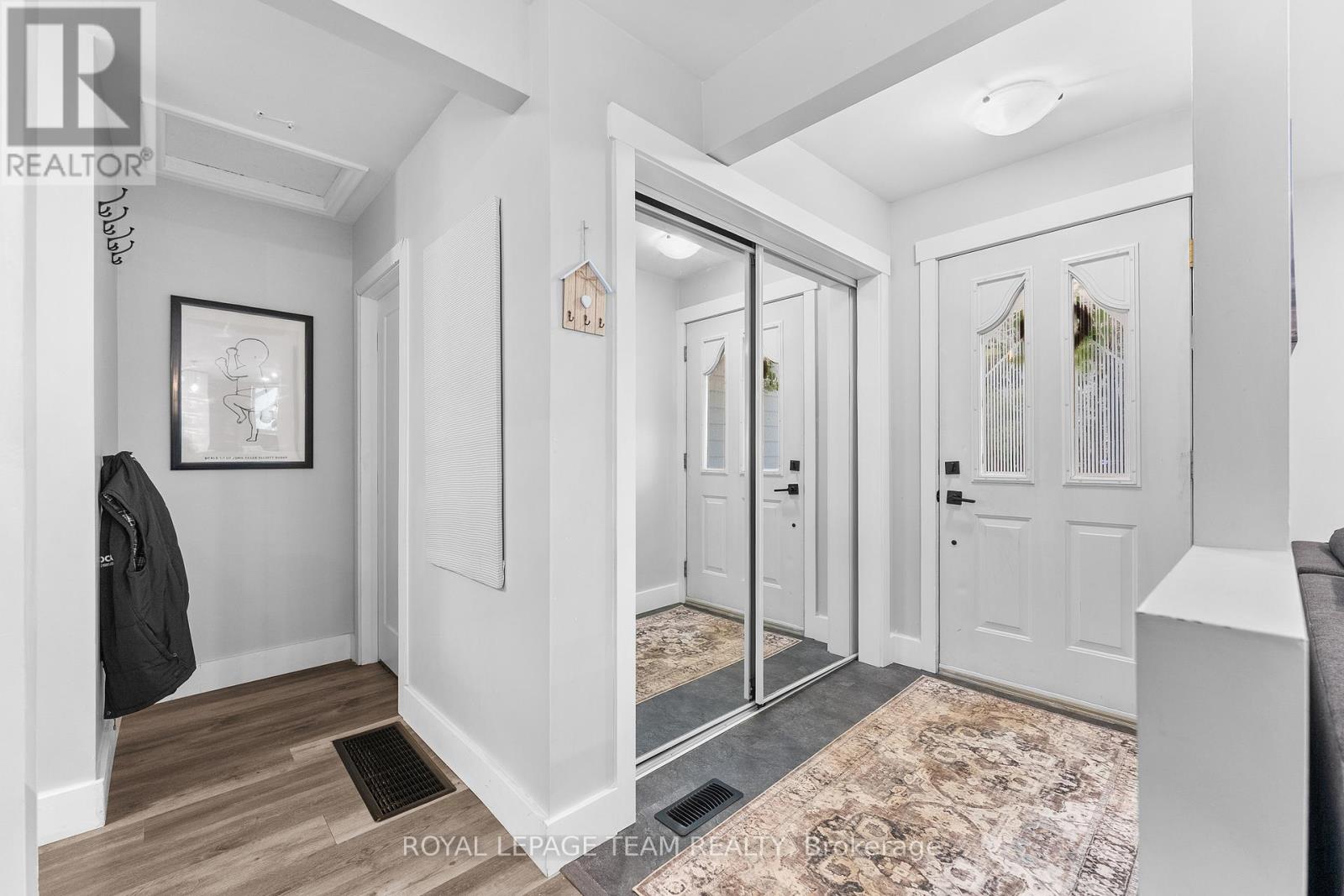 25 Frontenac Crescent, Deep River, Ontario  K0J 1P0 - Photo 5 - X12998834