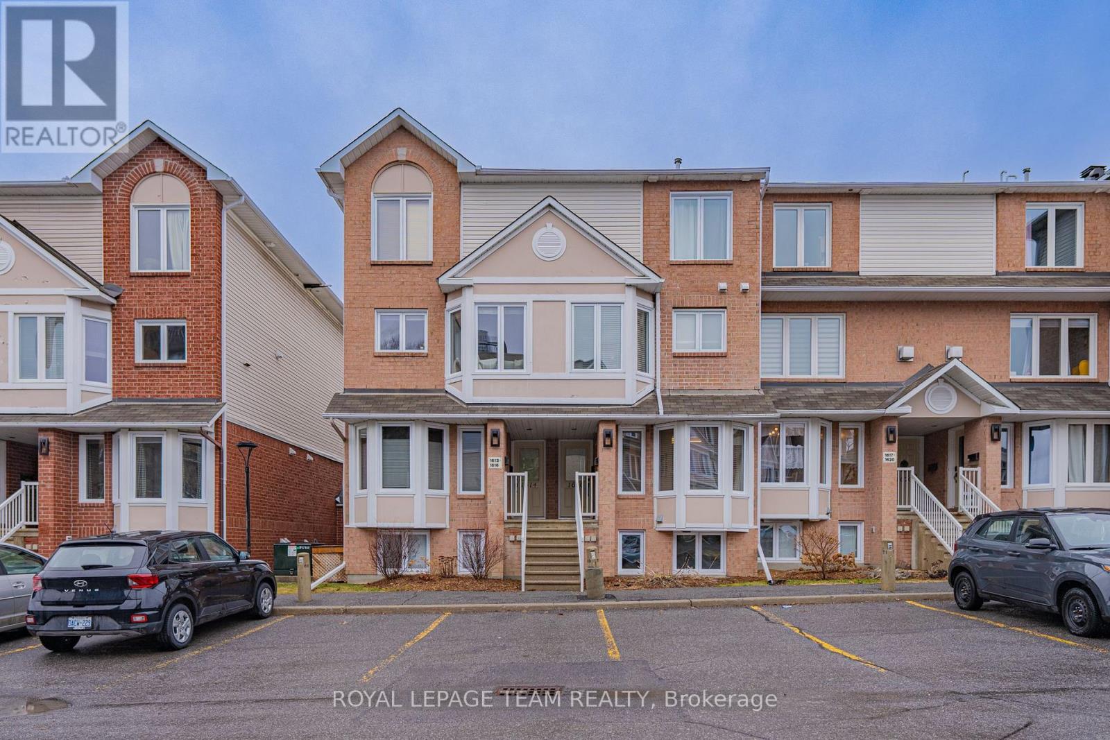 1615 Locksley Lane, Ottawa, Ontario  K1J 1B6 - Photo 1 - X13008156