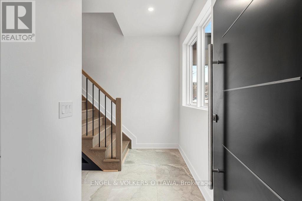 65 Parent Avenue, Ottawa, Ontario  K1N 0E6 - Photo 3 - X13008306