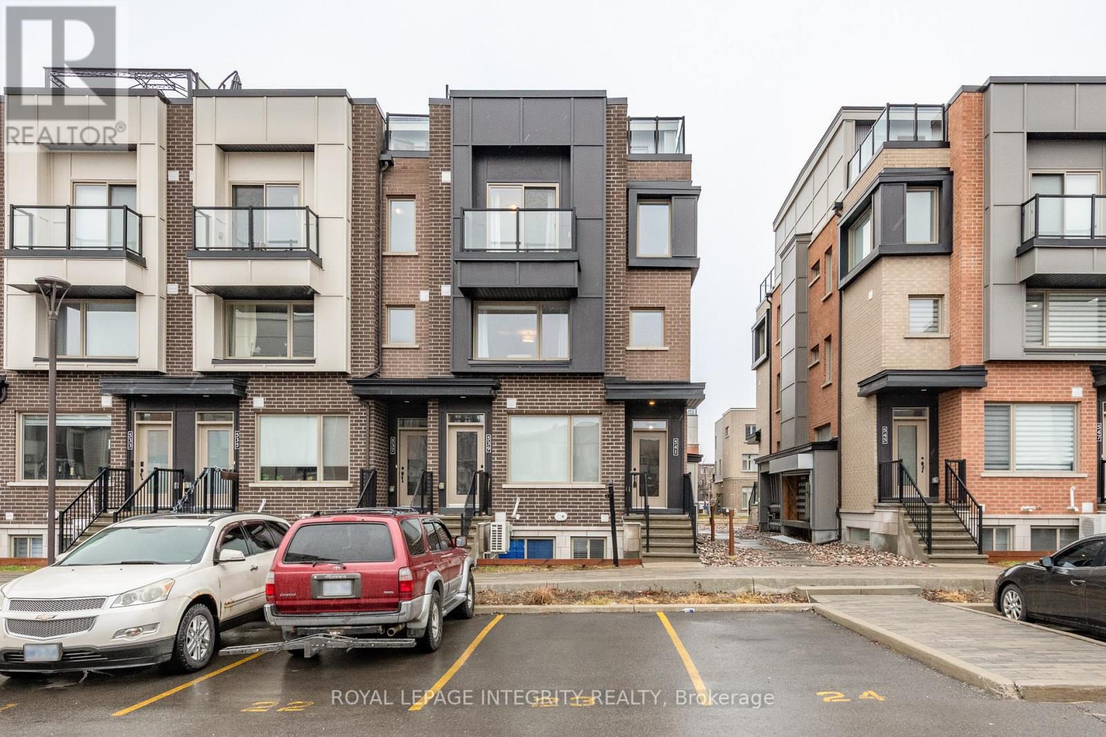 138 - 541 Takamose Private, Ottawa, Ontario  K1K 5A5 - Photo 1 - X13017148