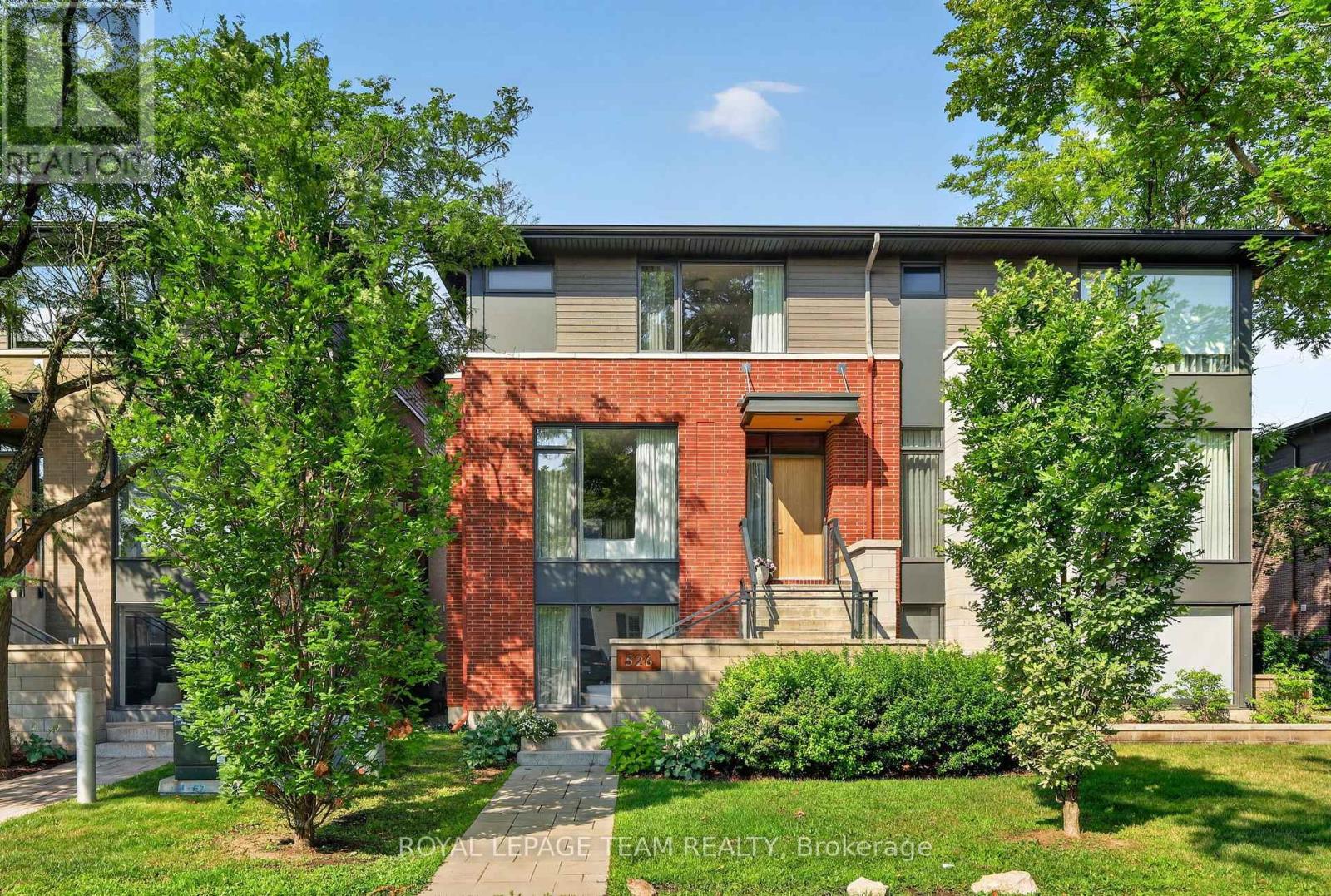 526 Edison Avenue, Ottawa, Ontario  K2A 3Y5 - Photo 1 - X13025680
