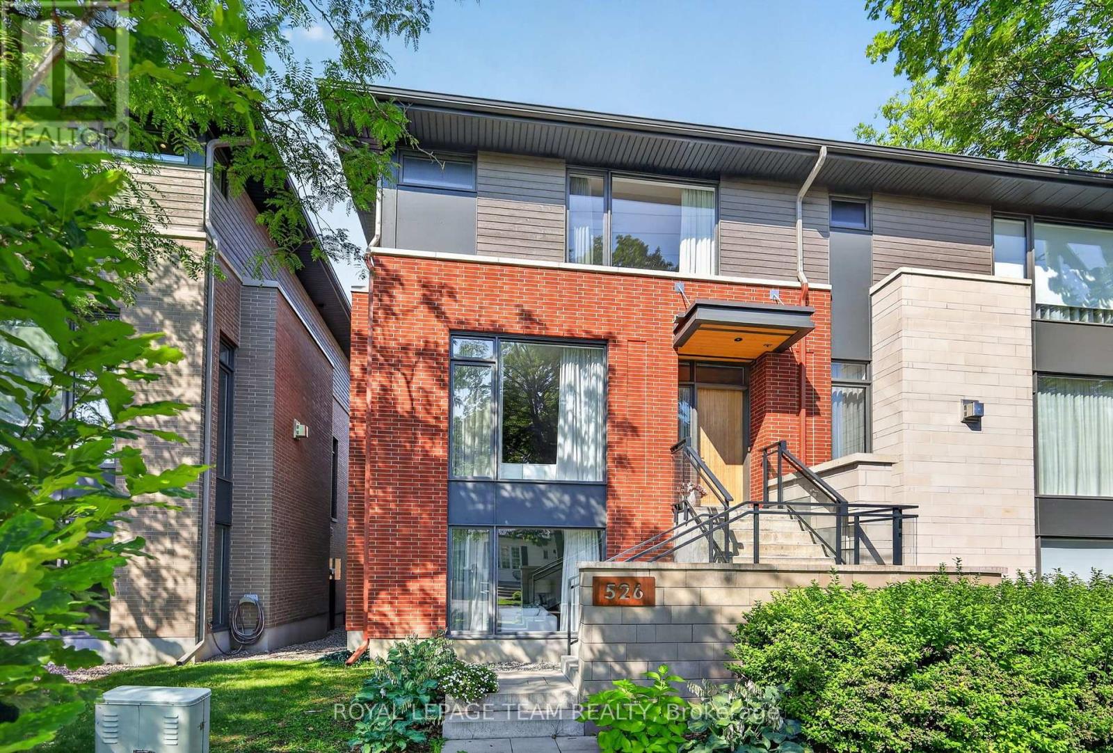 526 Edison Avenue, Ottawa, Ontario  K2A 3Y5 - Photo 2 - X13025680