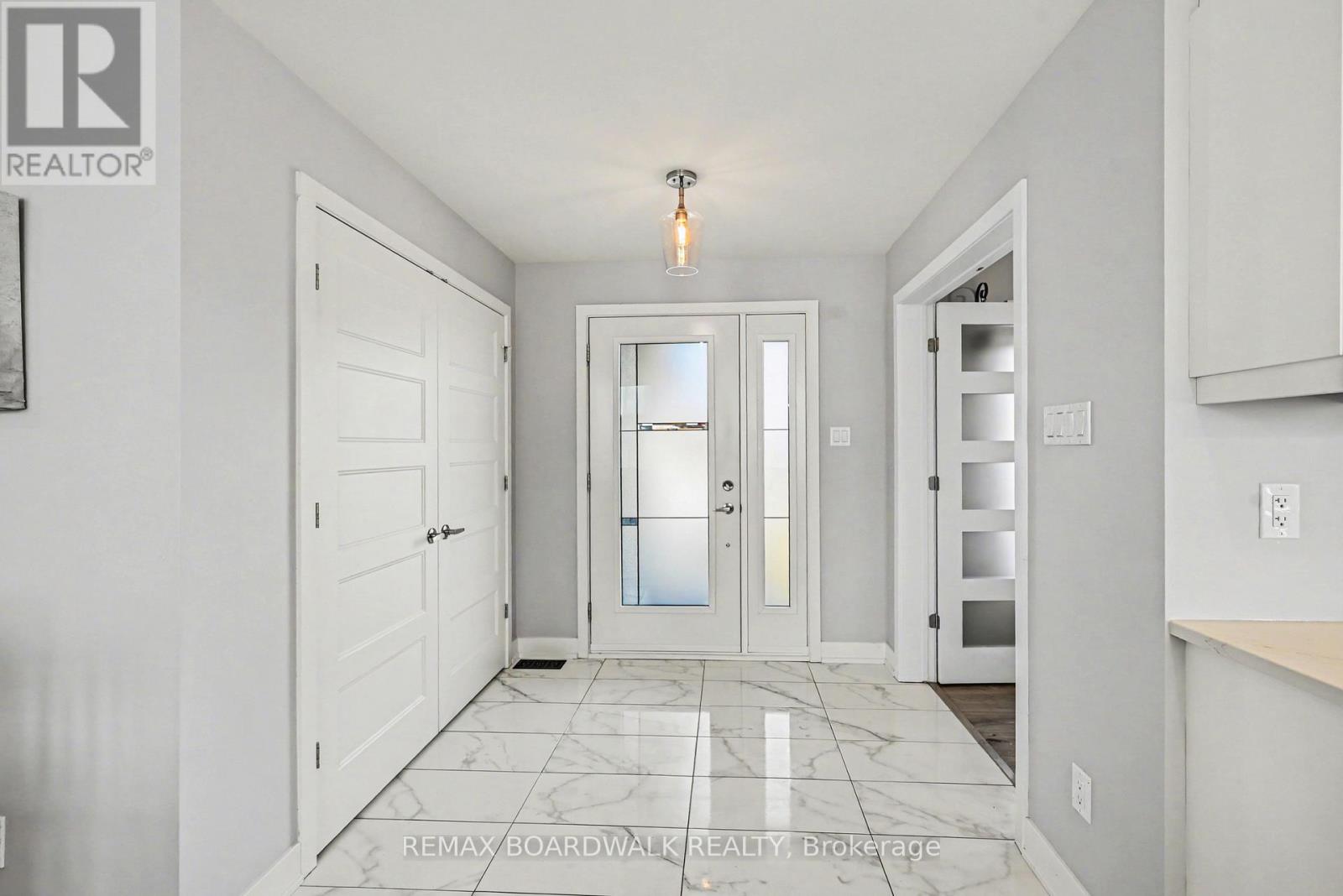 160 Hybrid Street, Russell, Ontario  K0A 1W0 - Photo 5 - X13036566