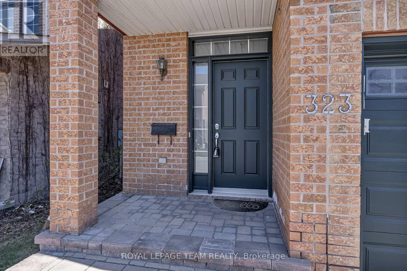323 Freedom Private, Ottawa, Ontario  K1G 6W3 - Photo 2 - X13066126