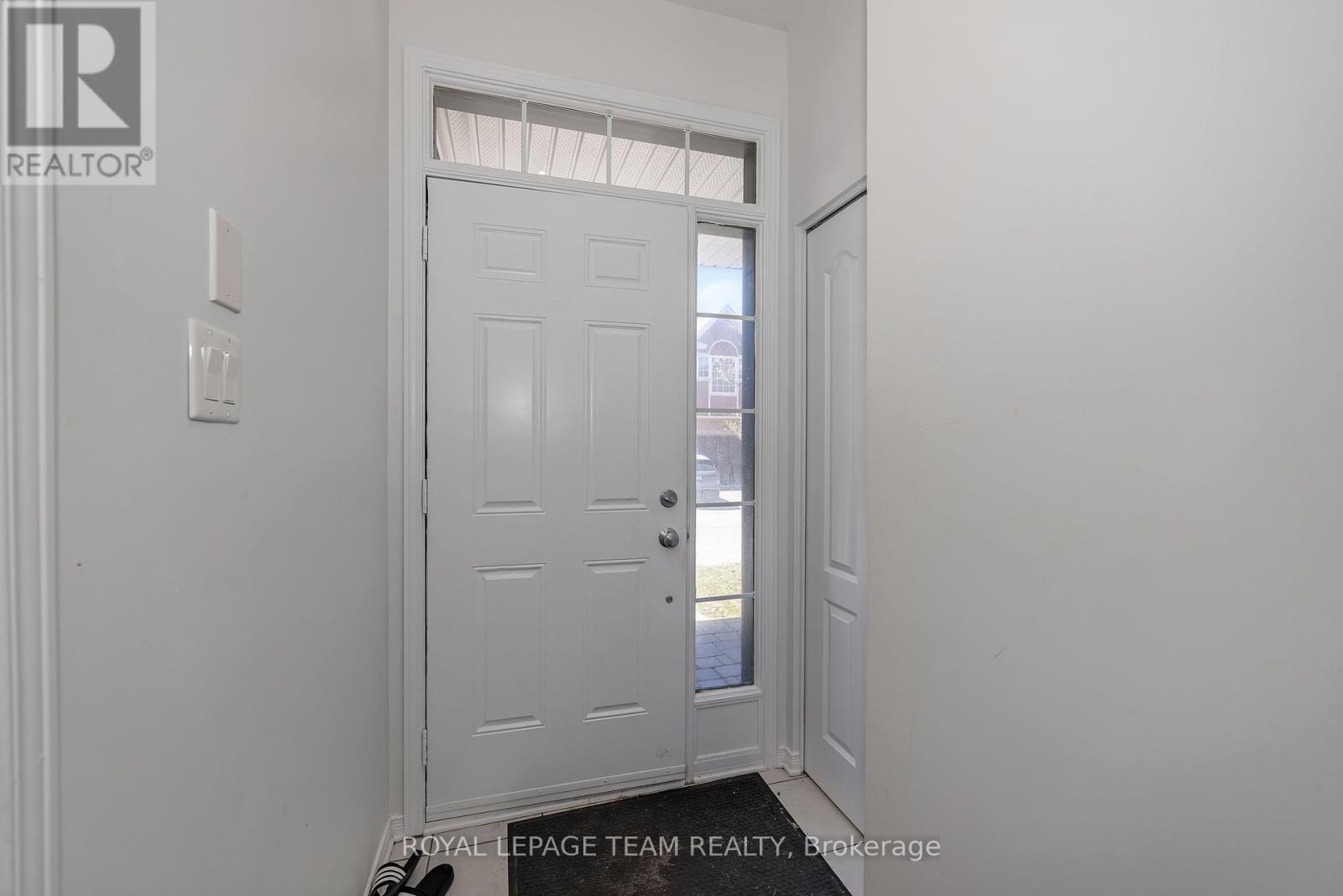 323 Freedom Private, Ottawa, Ontario  K1G 6W3 - Photo 3 - X13066126