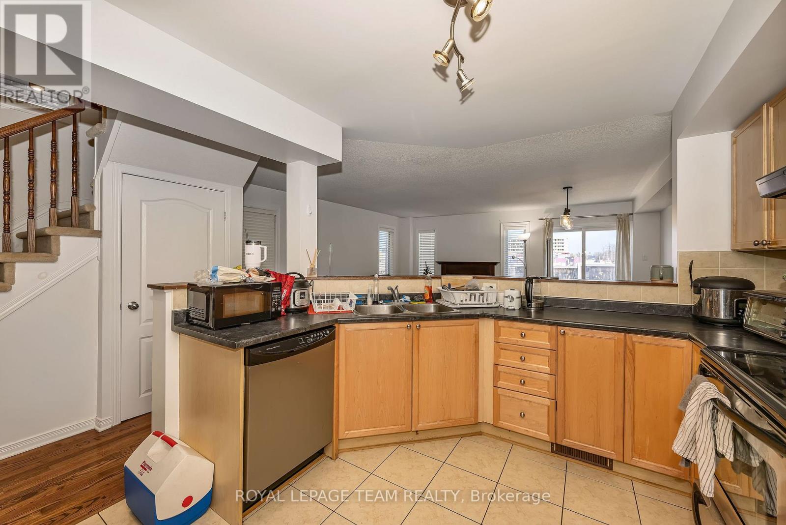 323 Freedom Private, Ottawa, Ontario  K1G 6W3 - Photo 6 - X13066126