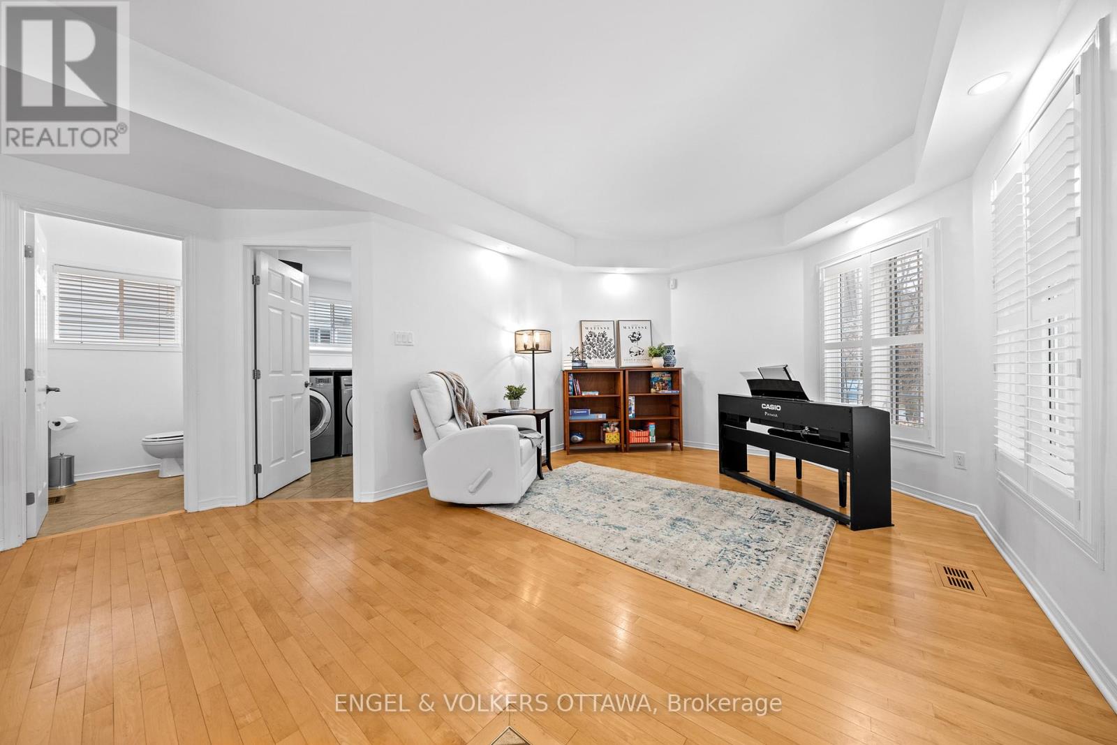 57 Newcastle Avenue, Ottawa, Ontario  K2K 3B5 - Photo 5 - X13085808