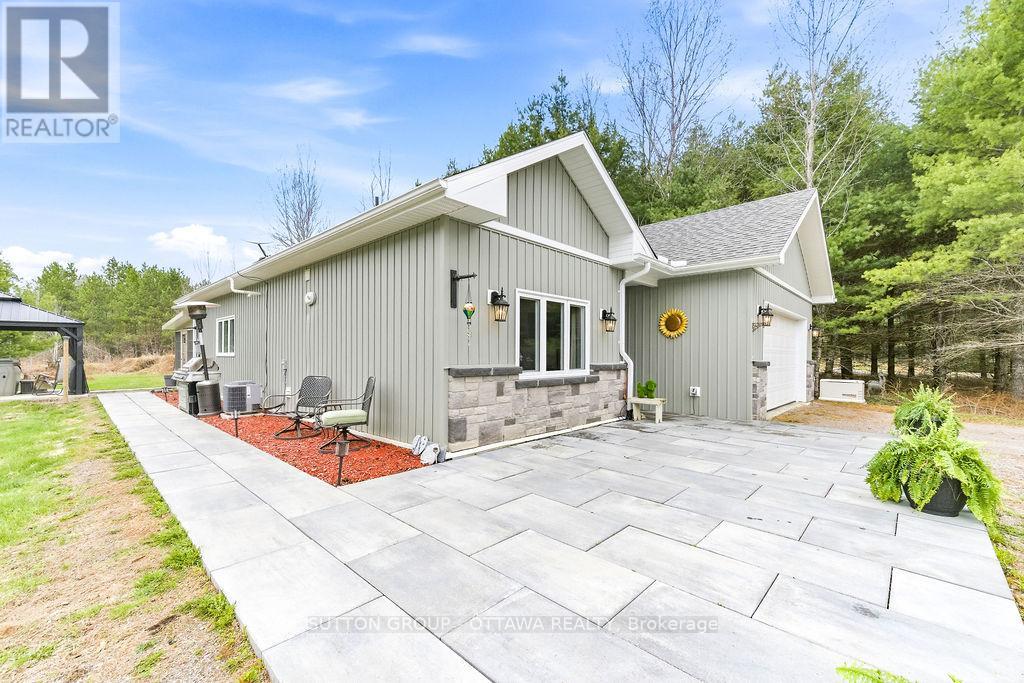 12 Eastern Avenue, Greater Madawaska, Ontario  K0J 2R0 - Photo 4 - X13091420