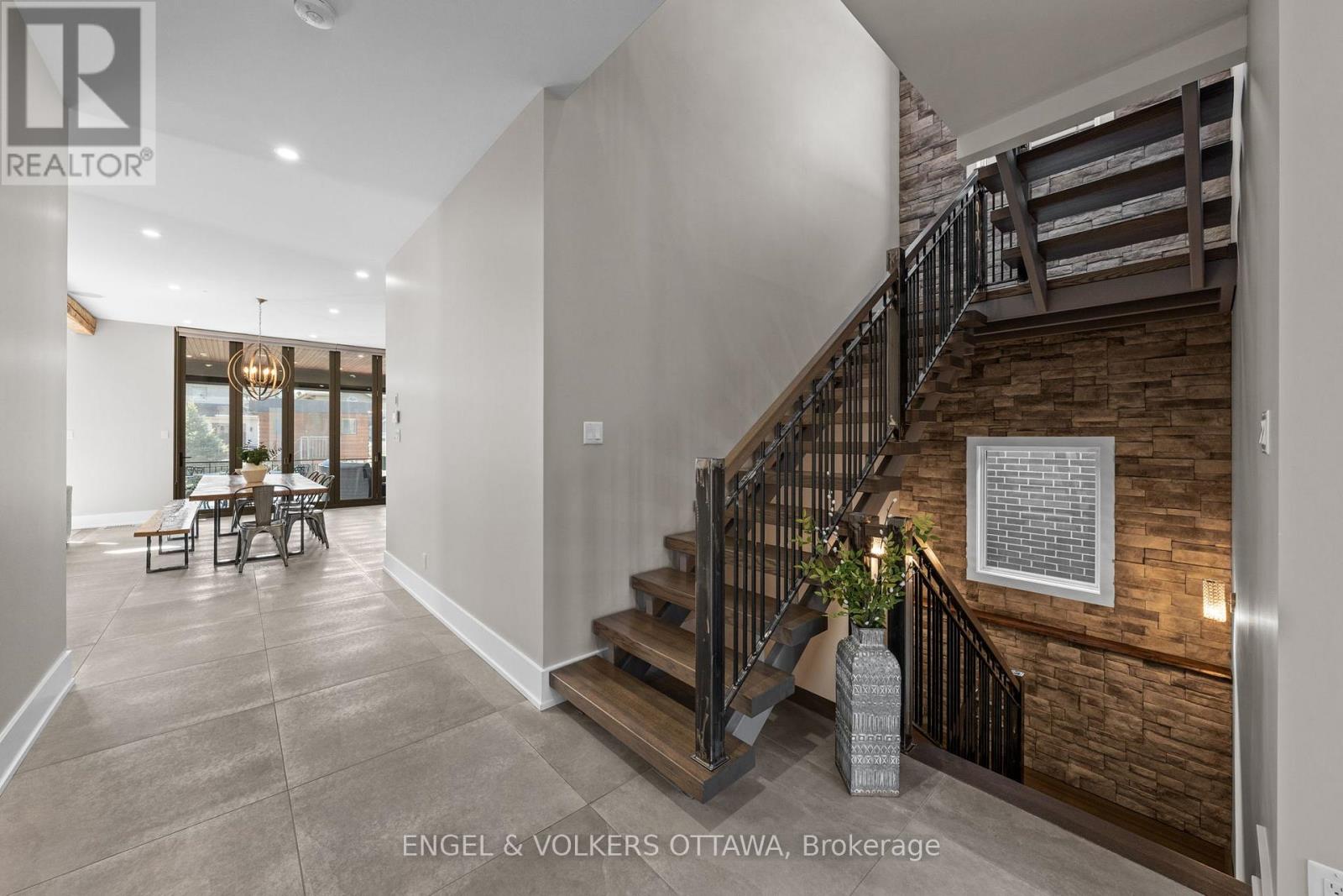 15 Tierney Drive, Ottawa, Ontario  K2J 4W2 - Photo 4 - X13096688