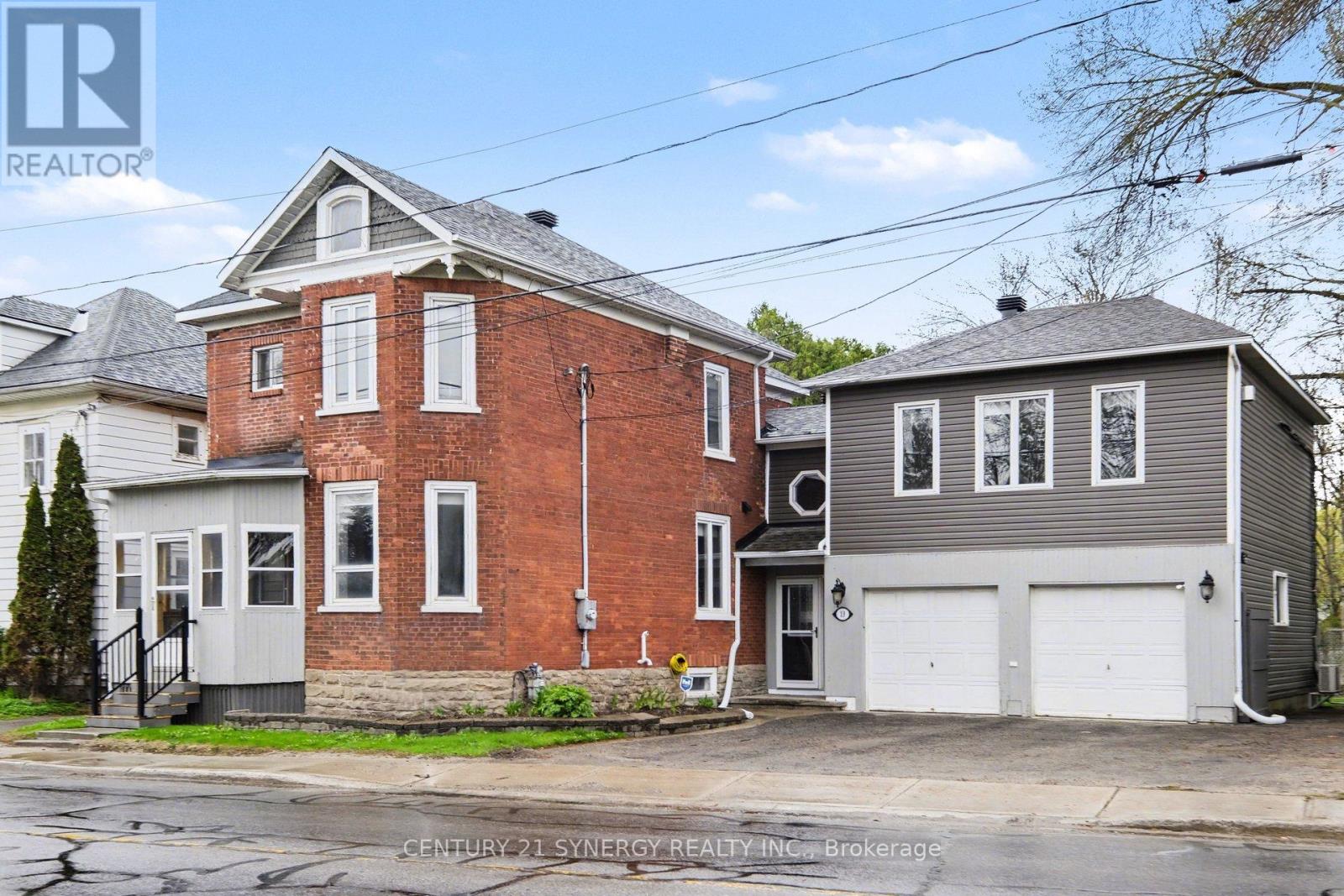 13 Lombard Street, Smiths Falls, Ontario  K7A 4E8 - Photo 1 - X13097902