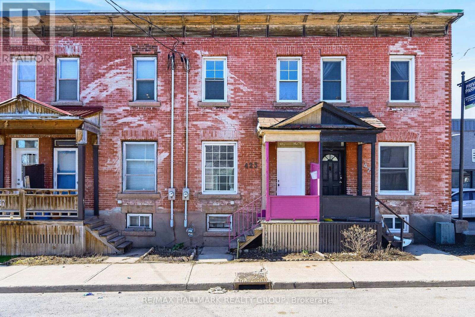 423 Arlington Avenue, Ottawa, Ontario  K1R 6Z7 - Photo 2 - X13101682