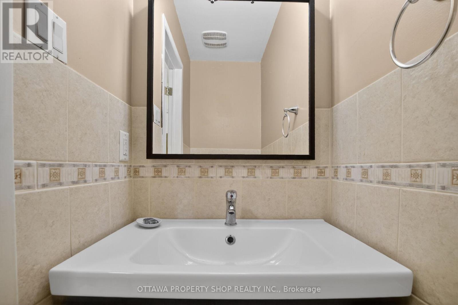 #30 - 2 Bertona Street, Ottawa, Ontario  K2G 0W2 - Photo 17 - X13106750