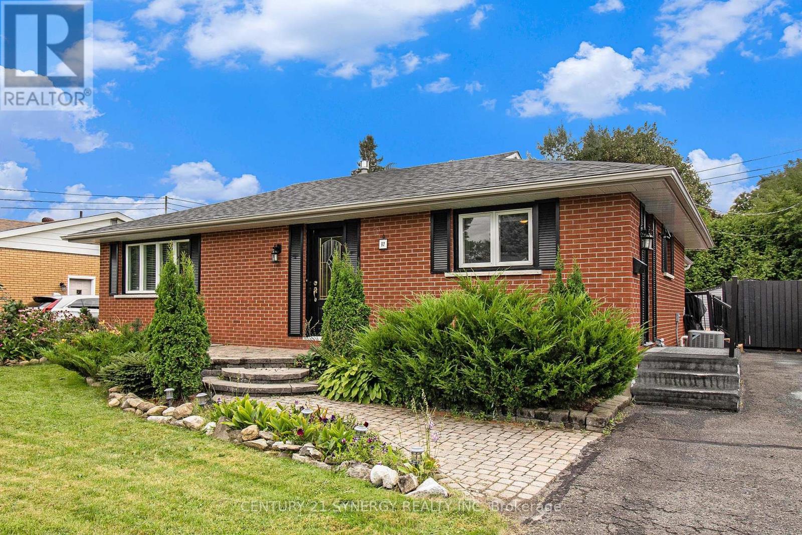 92 Jasper Avenue, Smiths Falls, Ontario  K7A 4E1 - Photo 1 - X13109284
