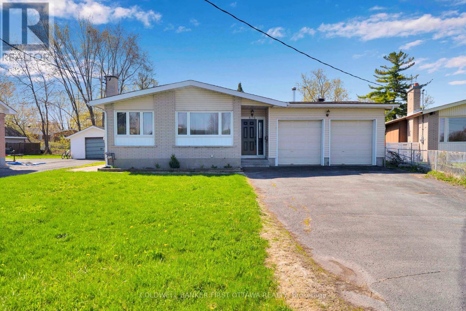 876 Balsam Drive, Ottawa, Ontario  K1E 1B5 - Photo 1 - X13109644