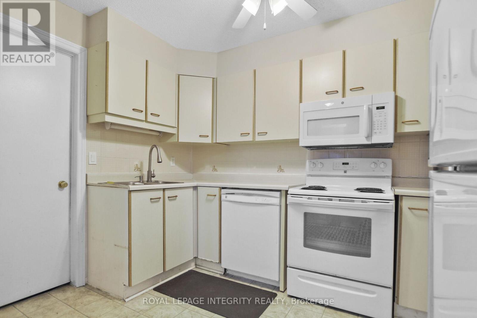 10 - 3 Stonebank Crescent, Ottawa, Ontario  K2H 9M2 - Photo 18 - X13115374
