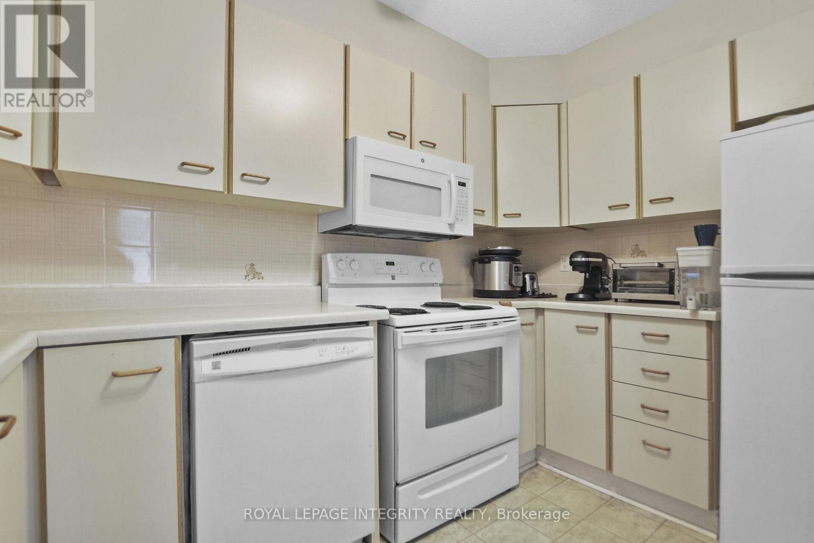 10 - 3 Stonebank Crescent, Ottawa, Ontario  K2H 9M2 - Photo 19 - X13115374