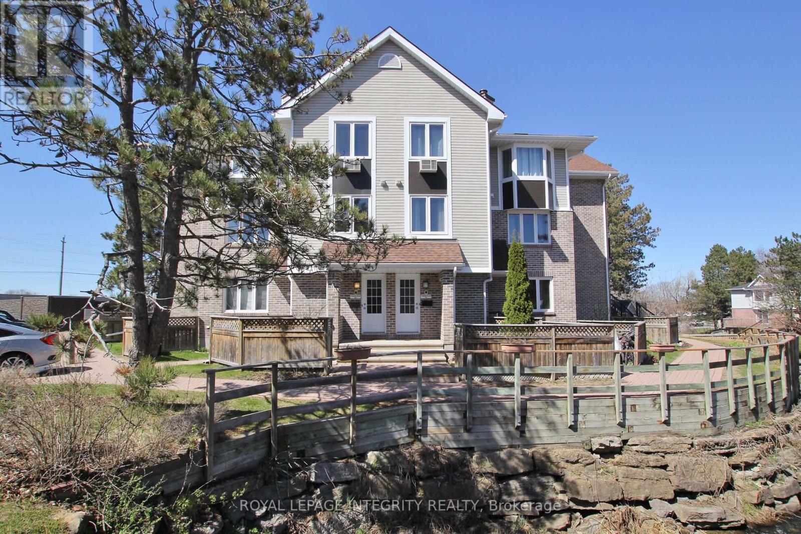 10 - 3 Stonebank Crescent, Ottawa, Ontario  K2H 9M2 - Photo 2 - X13115374