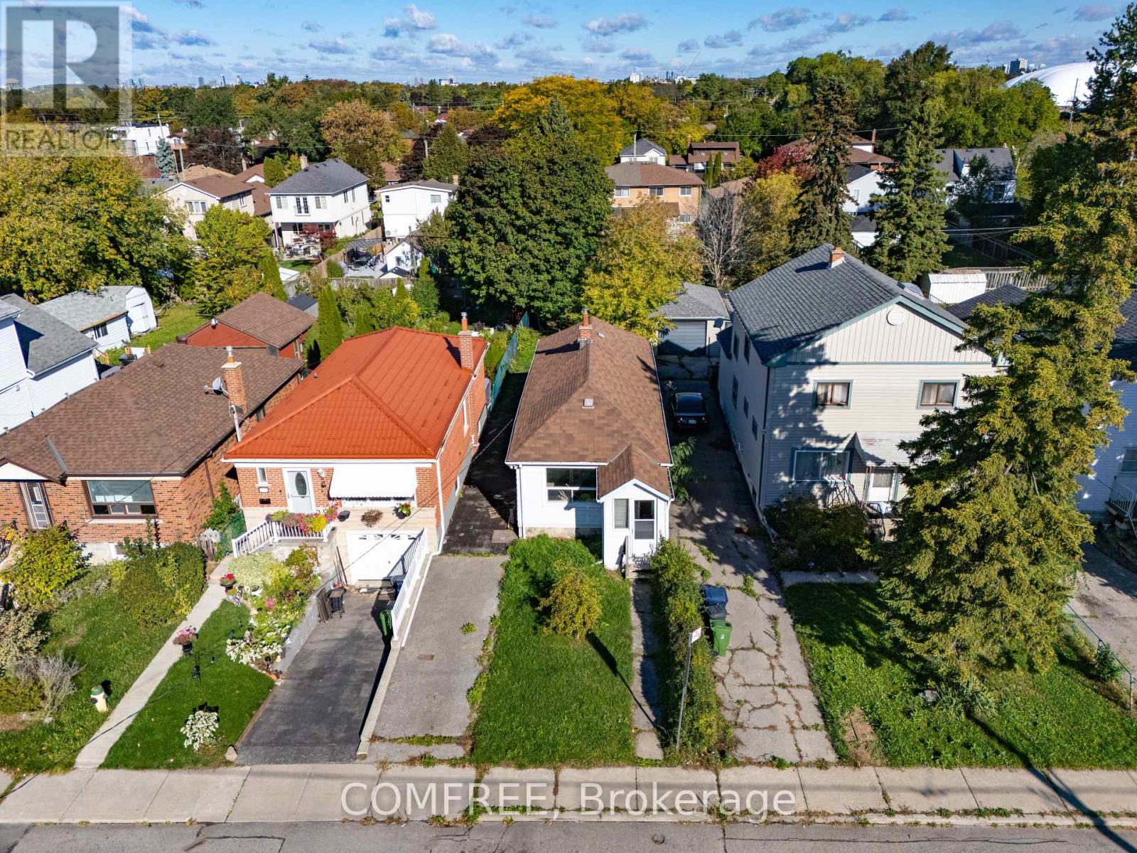 18 Glasgow Avenue, Toronto, Ontario  M1K 1C1 - Photo 10 - E13119114