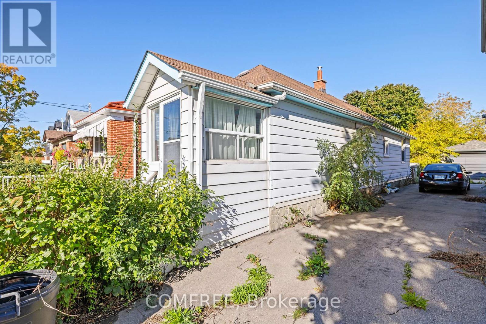 18 Glasgow Avenue, Toronto, Ontario  M1K 1C1 - Photo 2 - E13119114