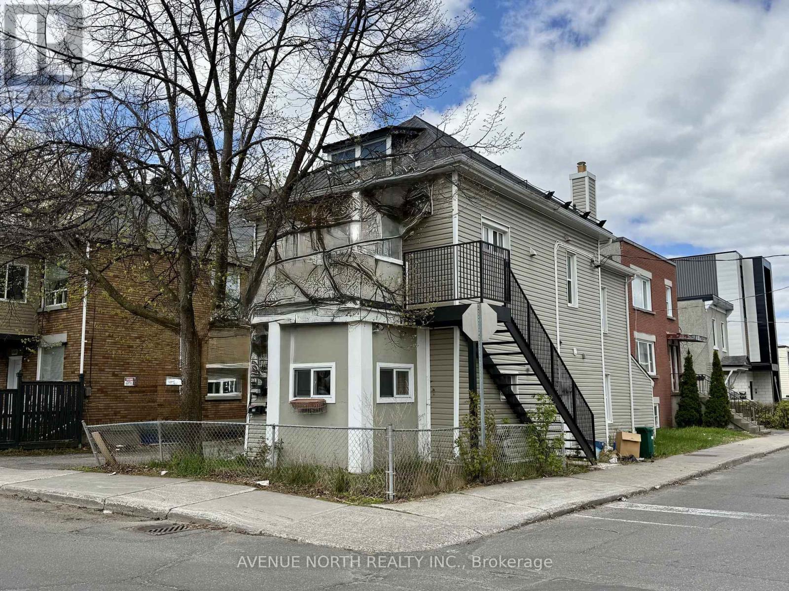 216 Hannah Street, Ottawa, Ontario  K1L 7M8 - Photo 1 - X13123766