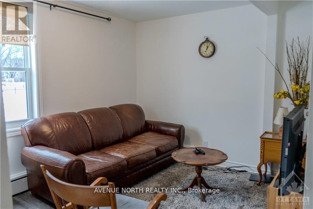 216 Hannah Street, Ottawa, Ontario  K1L 7M8 - Photo 5 - X13123766