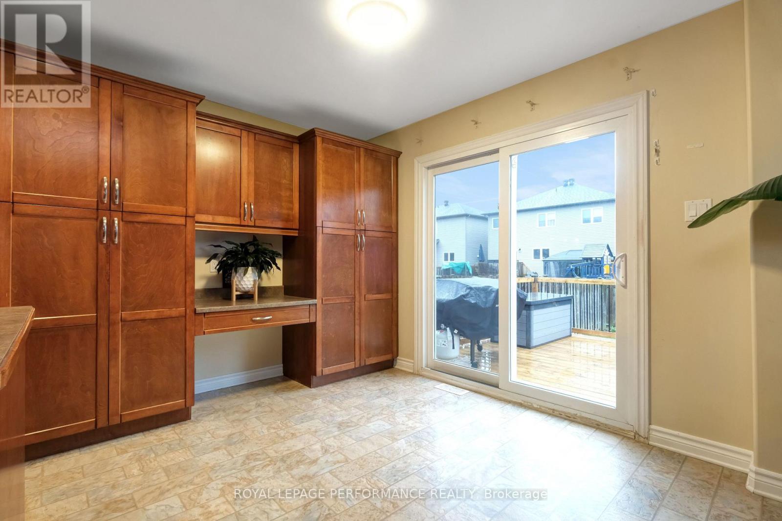 112 Olde Towne Avenue, Russell, Ontario  K4R 0A6 - Photo 8 - X13136350
