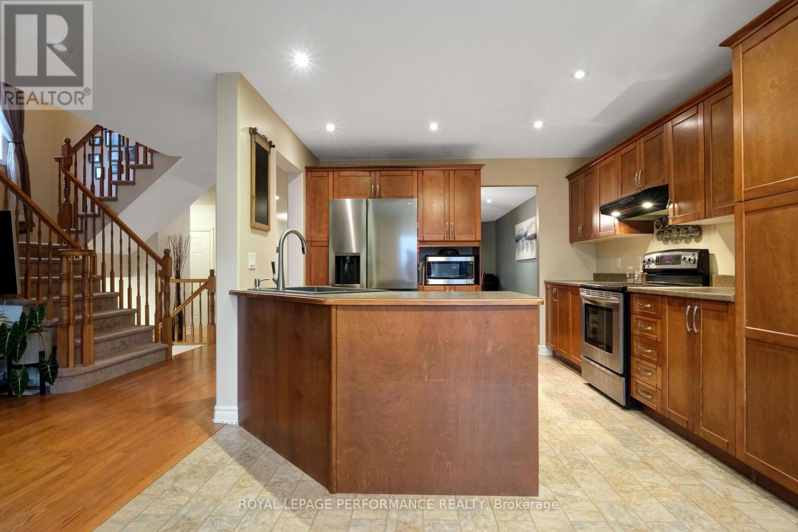 112 Olde Towne Avenue, Russell, Ontario  K4R 0A6 - Photo 9 - X13136350