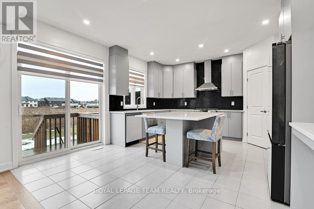 912 Duxbury Lane, Ottawa, Ontario  K4M 0M2 - Photo 9 - X13412382