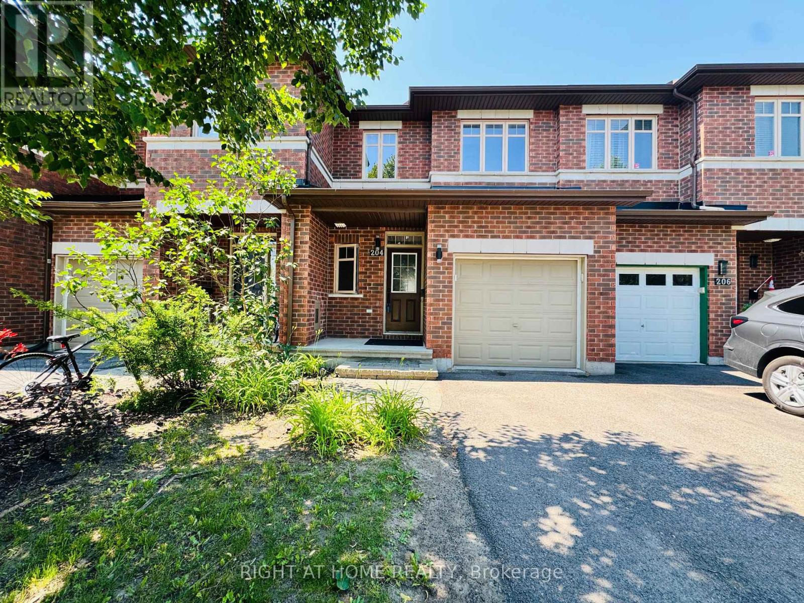 204 Badgeley Avenue, Ottawa, Ontario  K2T 0A4 - Photo 1 - X13499136