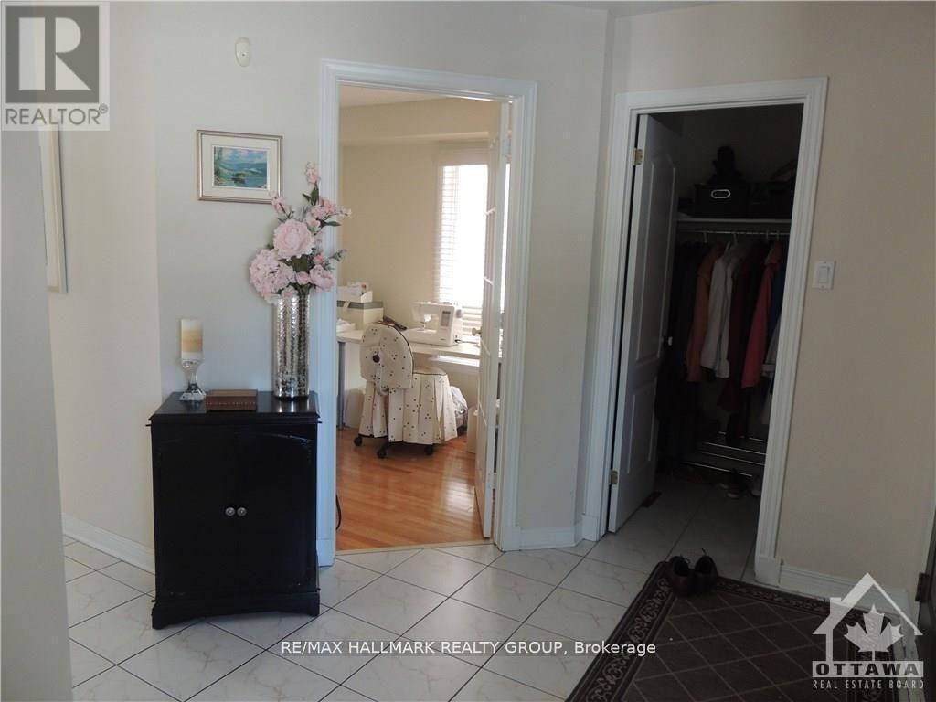 15 Bondar Way, Ottawa, Ontario  K1T 4A9 - Photo 2 - X13499180