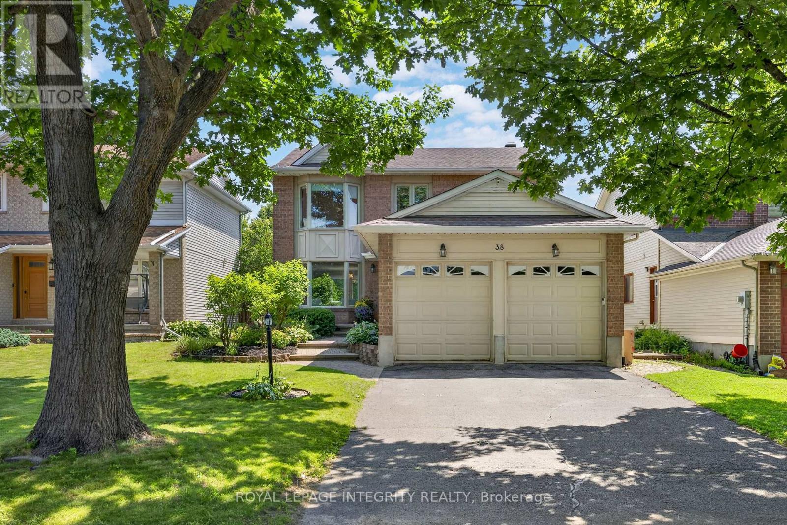 38 Pebble Creek Crescent, Ottawa, Ontario  K2M 2L4 - Photo 1 - X13544434