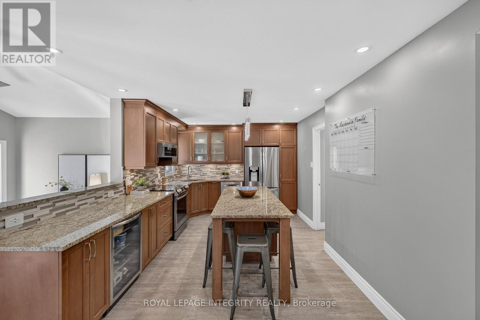 38 Pebble Creek Crescent, Ottawa, Ontario  K2M 2L4 - Photo 15 - X13544434