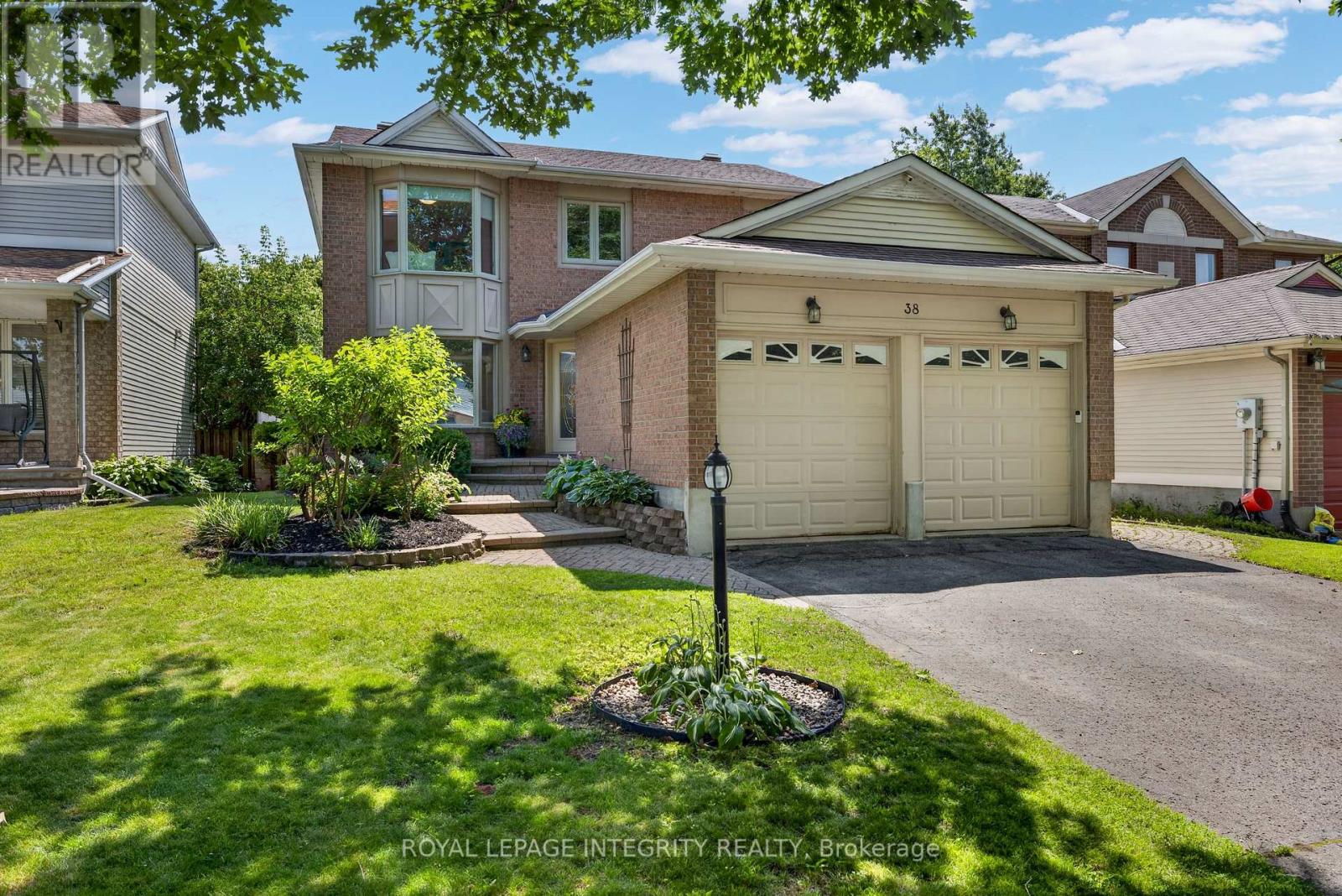 38 Pebble Creek Crescent, Ottawa, Ontario  K2M 2L4 - Photo 2 - X13544434