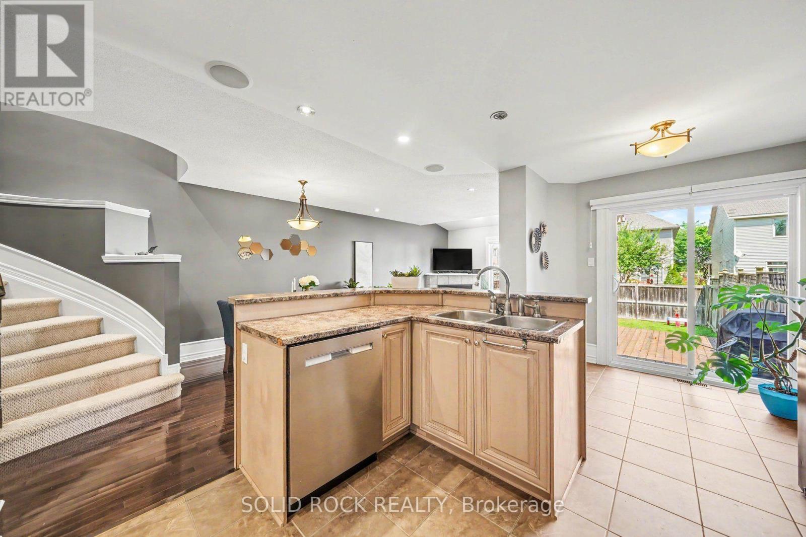 310 Grey Seal Circle, Ottawa, Ontario  K1V 2H3 - Photo 11 - X13635120