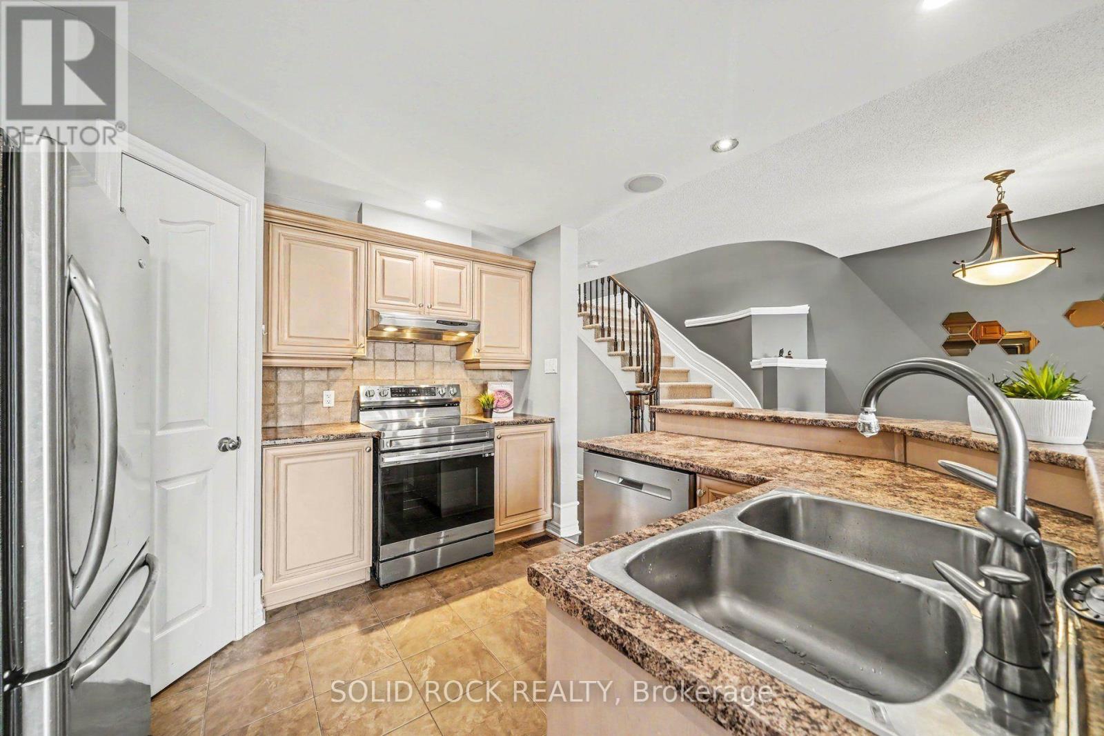 310 Grey Seal Circle, Ottawa, Ontario  K1V 2H3 - Photo 9 - X13635120