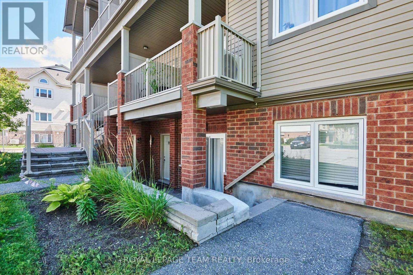 H - 105 Fraser Fields Way, Ottawa, Ontario  K2J 5V1 - Photo 3 - X13638292