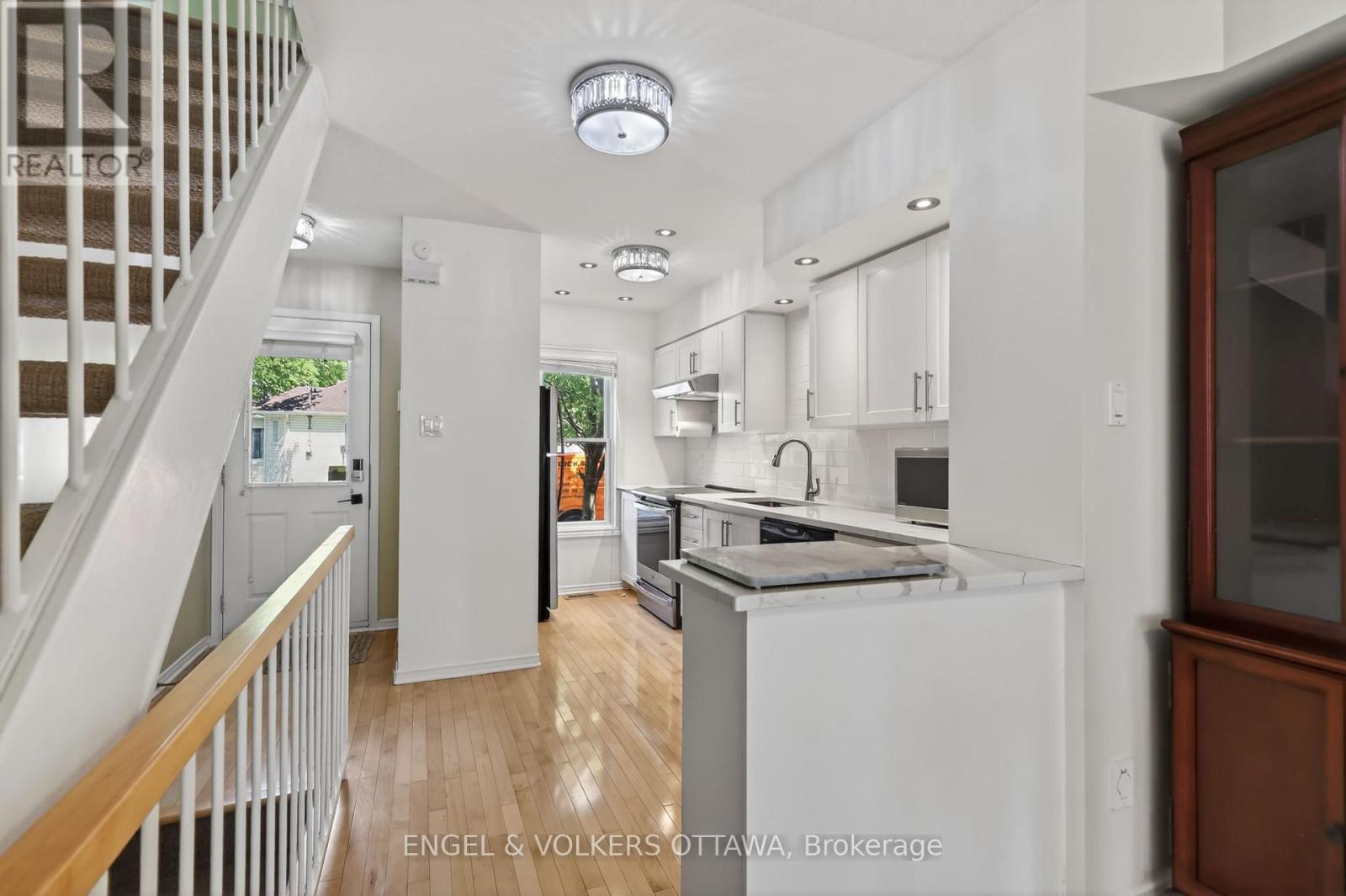 90b Templeton Street, Ottawa, Ontario  K1N 6X3 - Photo 3 - X13718922