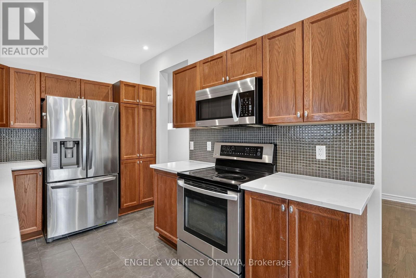120 Spartina Street, Ottawa, Ontario  K1T 0G6 - Photo 11 - X13823004