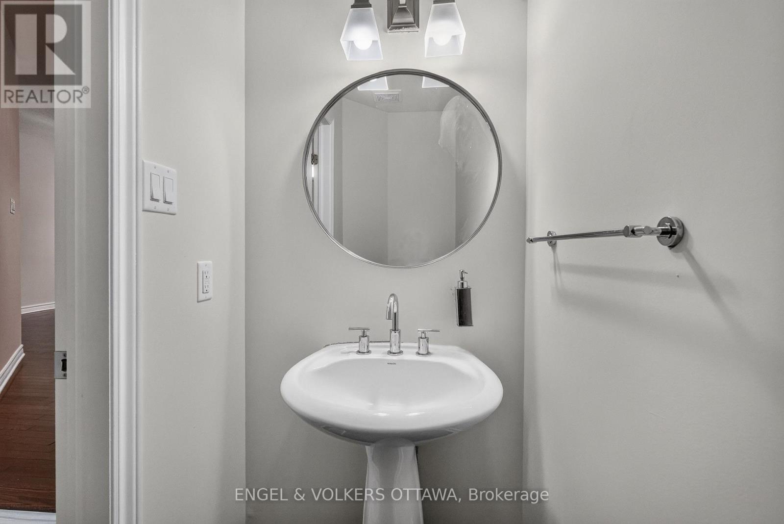120 Spartina Street, Ottawa, Ontario  K1T 0G6 - Photo 5 - X13823004